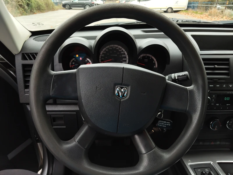 Dodge Nitro 2, 8d 177ps 4x4 AUTOMATIC, снимка 9 - Автомобили и джипове - 52330968