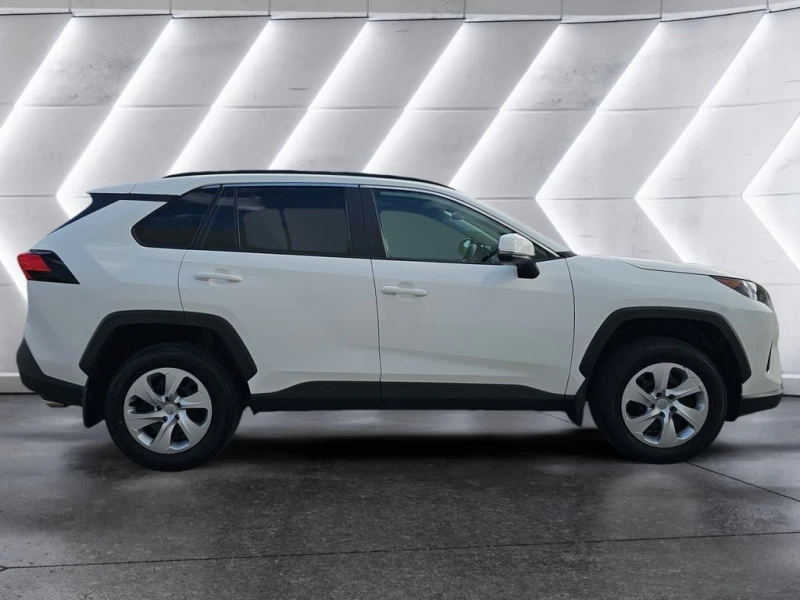 Toyota Rav4 * LE * CARFAX * ЦЕНА ДО БЪЛГАРИЯ, снимка 4 - Автомобили и джипове - 53022947