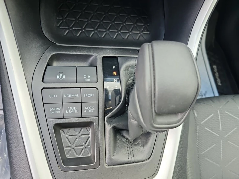 Toyota Rav4 * LE * CARFAX * ЦЕНА ДО БЪЛГАРИЯ, снимка 13 - Автомобили и джипове - 53022947