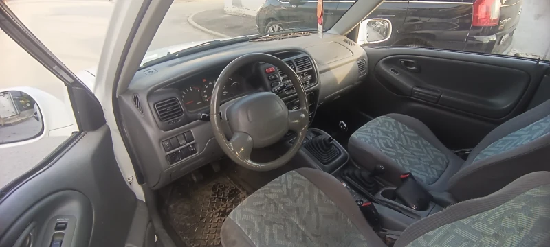Suzuki Vitara 1.6 , снимка 5 - Автомобили и джипове - 53037383