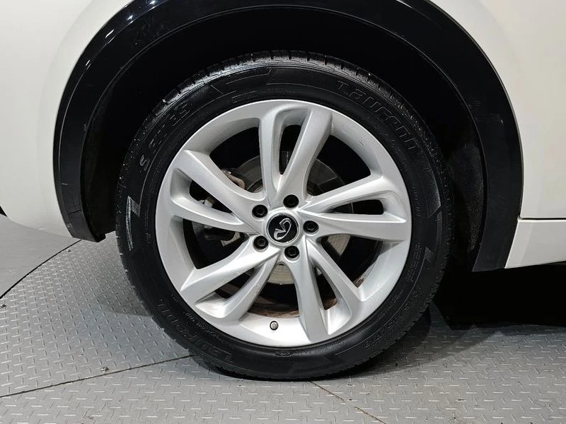 Infiniti Q30 2.0 Automatic, снимка 5 - Автомобили и джипове - 55597633
