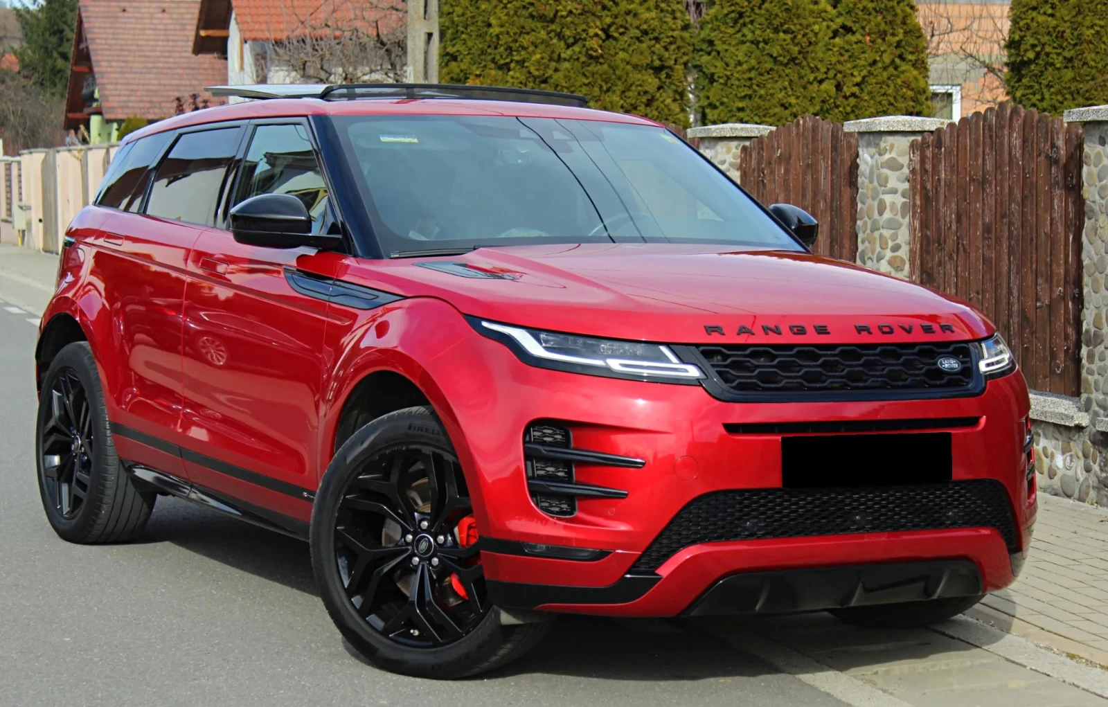 Land Rover Range Rover Evoque 2.0 D150 R-Dynamic, снимка 1