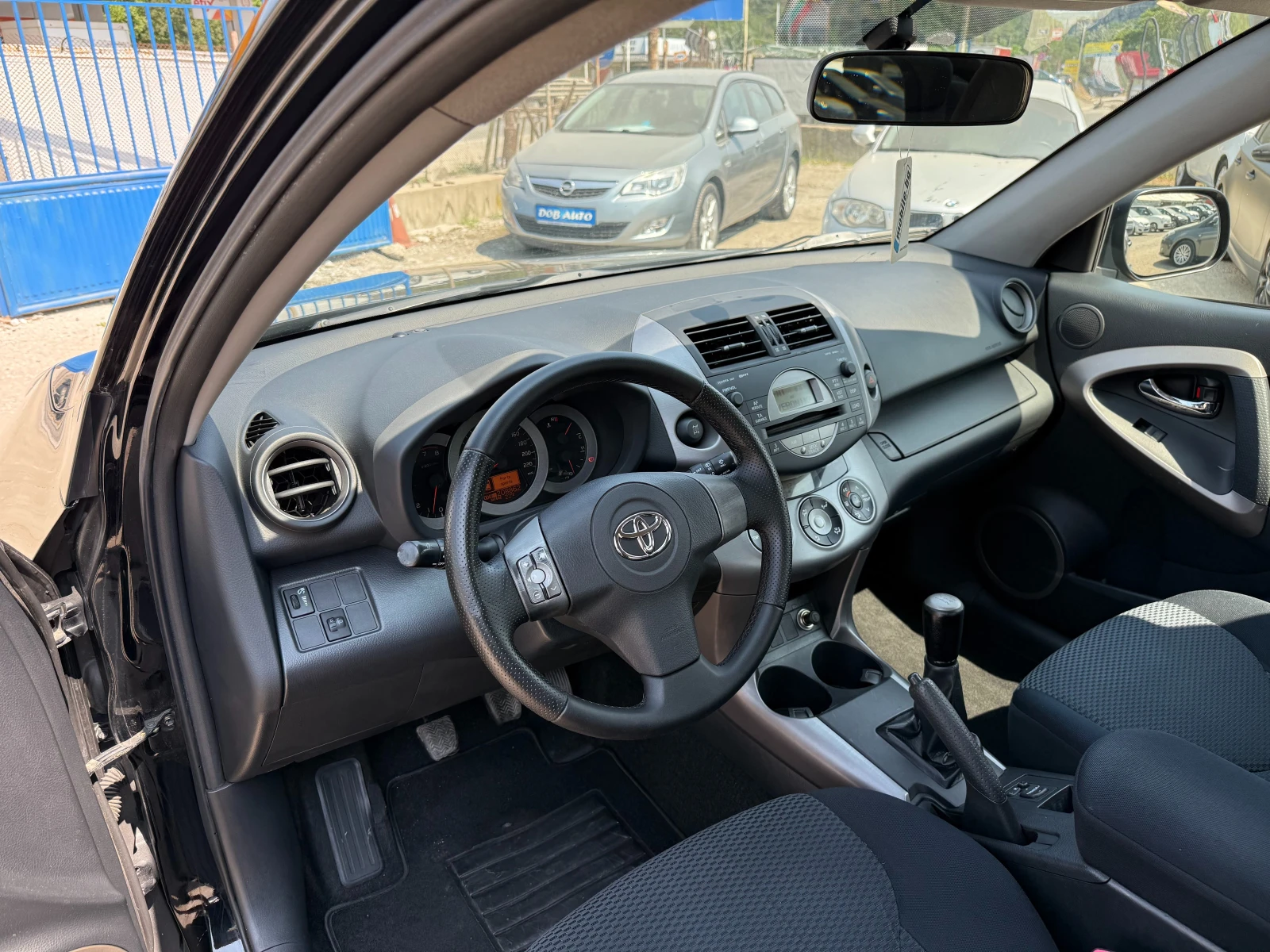 Toyota Rav4 2.0i-Luxury-4X4-150hp - изображение 9