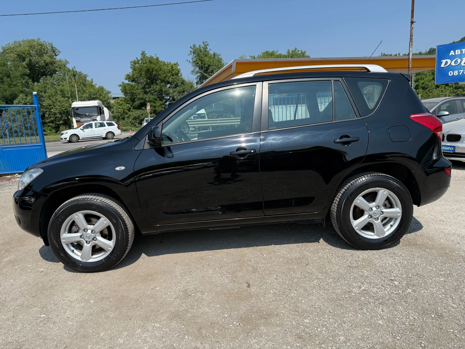 Toyota Rav4 2.0i-Luxury-4X4-150hp - изображение 3