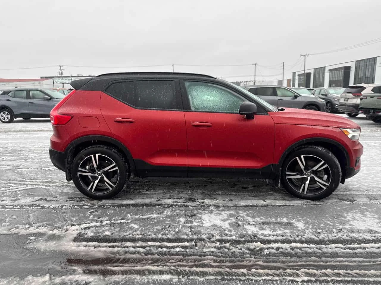 Volvo XC40 R Design  CARFAX, снимка 3 - Автомобили и джипове - 53829765