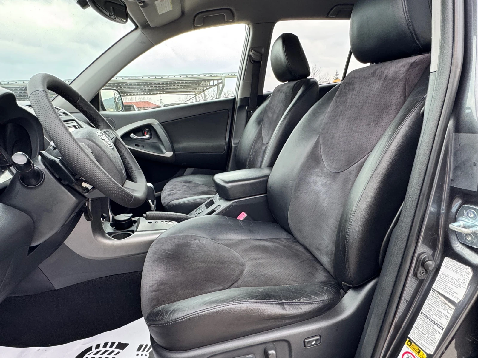 Toyota Rav4 2.2D-CAT АВТОМАТ 4х4, снимка 7 - Автомобили и джипове - 53968948