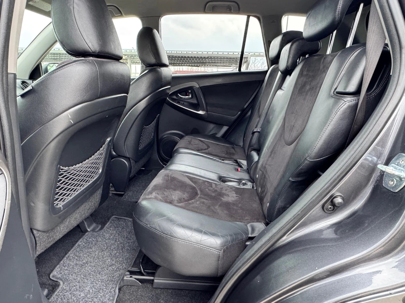 Toyota Rav4 2.2D-CAT АВТОМАТ 4х4, снимка 8 - Автомобили и джипове - 53968948