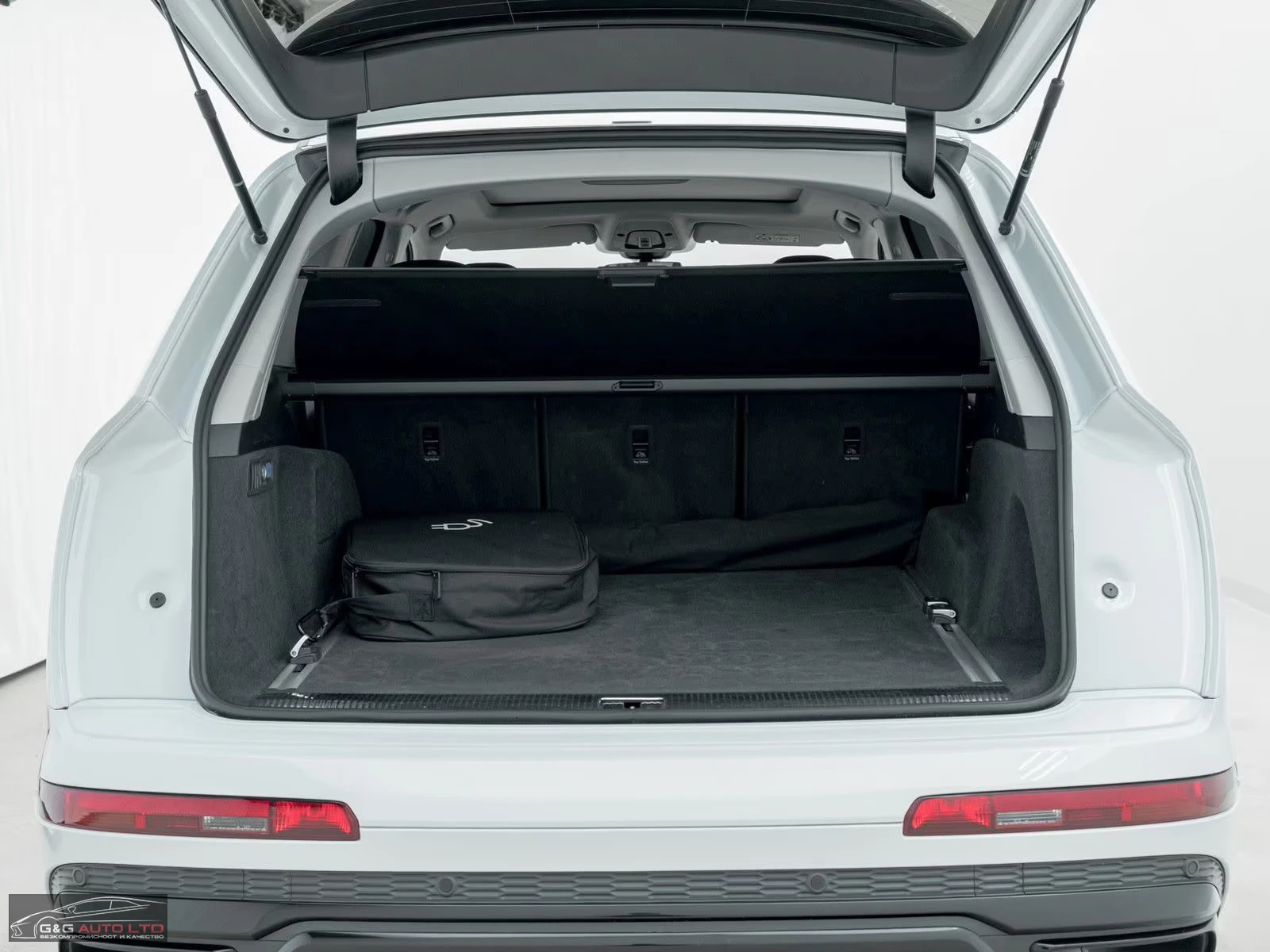 Audi Q7 PHEV55/381HP/SLINE/360/MASSAGE/B&O/PANO/HUD/397z, снимка 9 - Автомобили и джипове - 54425317
