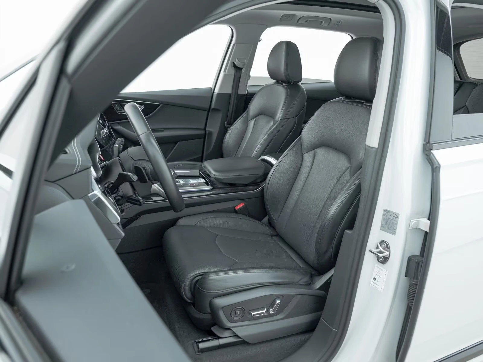 Audi Q7 PHEV55/381HP/SLINE/360/MASSAGE/B&O/PANO/HUD/397z, снимка 12 - Автомобили и джипове - 54425317