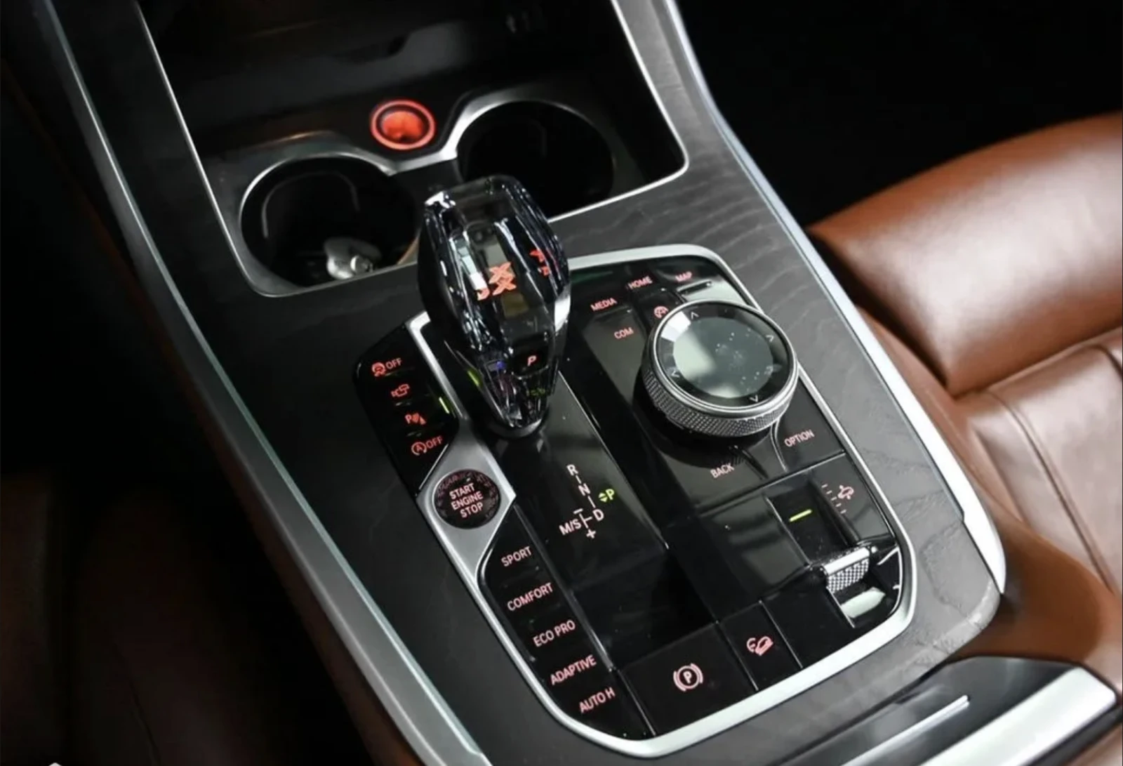 BMW X7 АВТОКРЕДИТ* HUD* 360* ТЕЛЕВИЗОРИ* ОБДУХВАНЕ* ДИСТР, снимка 6 - Автомобили и джипове - 54761034