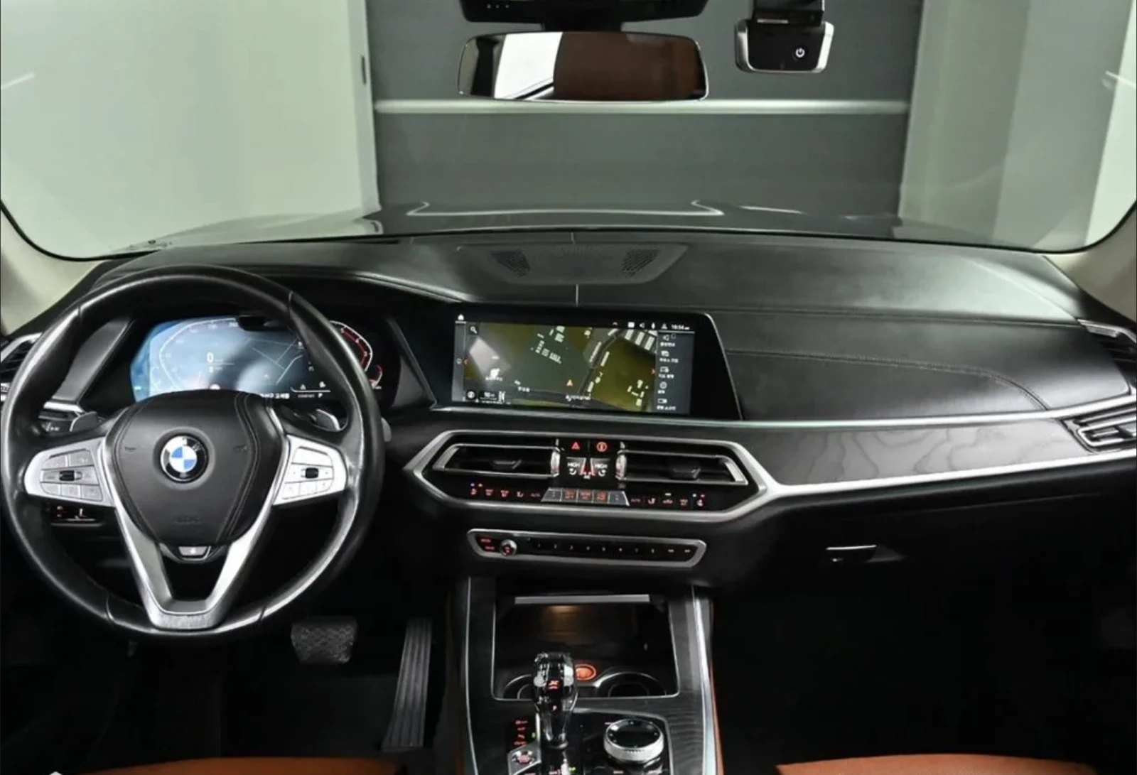 BMW X7 АВТОКРЕДИТ* HUD* 360* ТЕЛЕВИЗОРИ* ОБДУХВАНЕ* ДИСТР, снимка 4 - Автомобили и джипове - 54761034