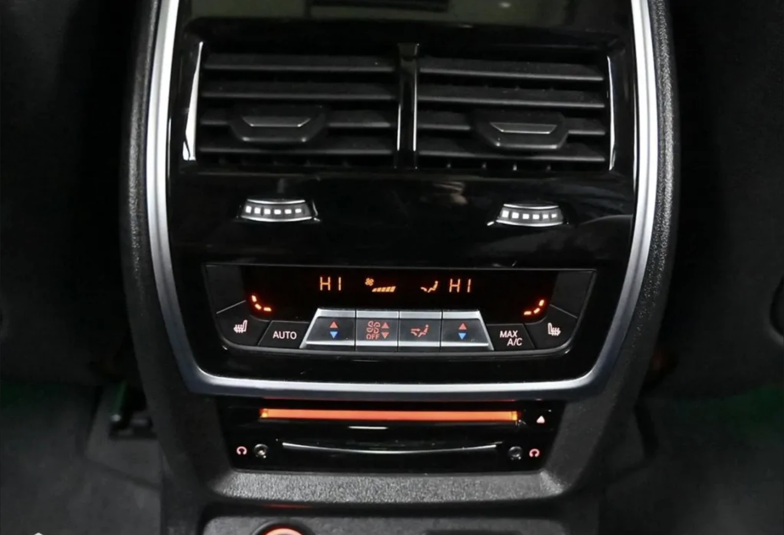 BMW X7 АВТОКРЕДИТ* HUD* 360* ТЕЛЕВИЗОРИ* ОБДУХВАНЕ* ДИСТР, снимка 13 - Автомобили и джипове - 54761034