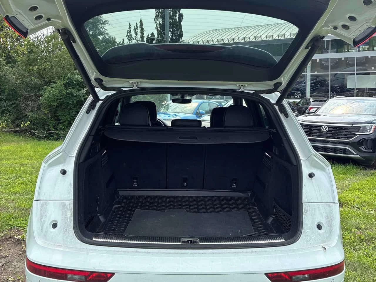 Audi SQ5 * Technik * 360* B&O* CARFAX* , снимка 13 - Автомобили и джипове - 55618621