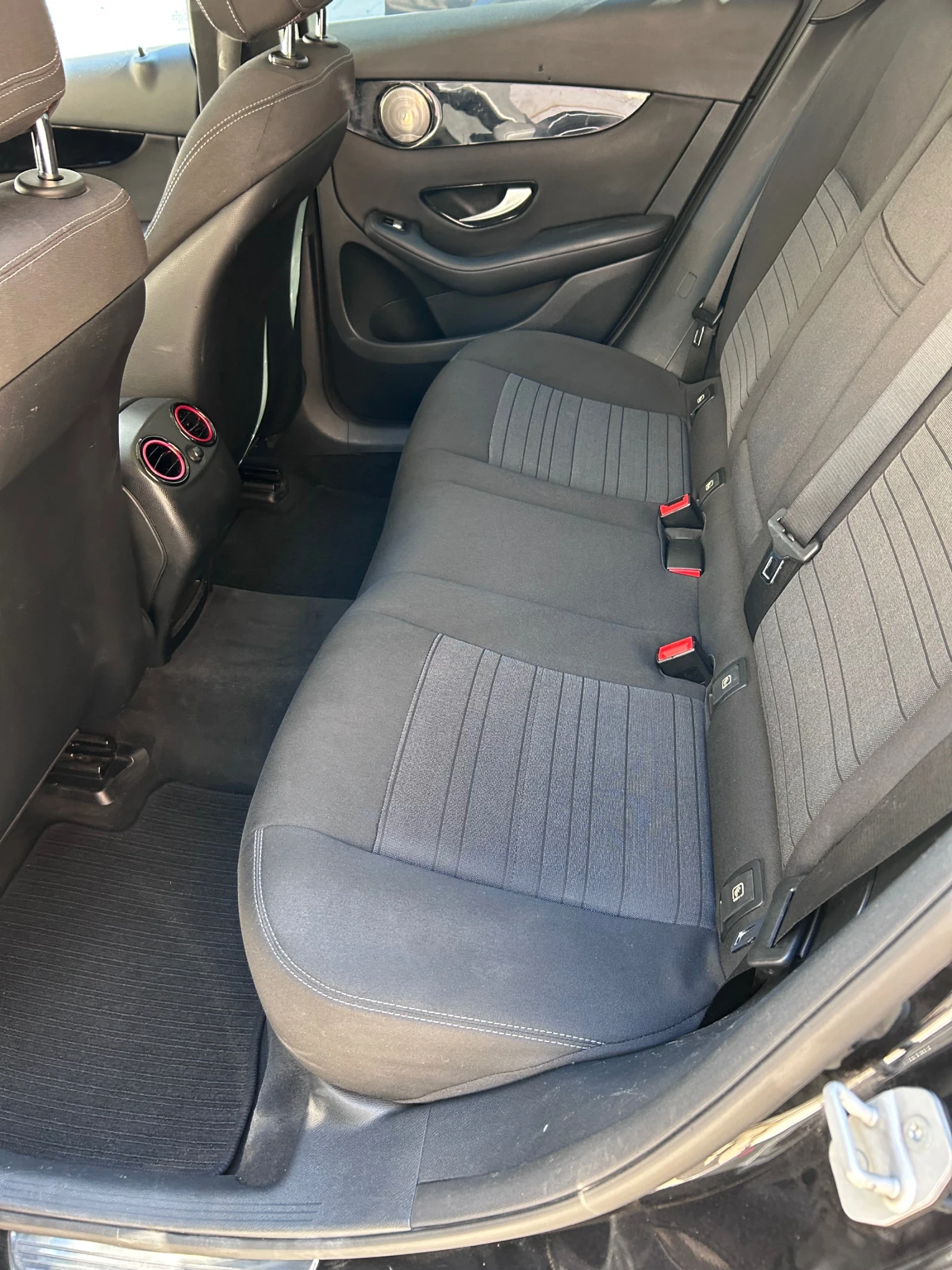 Mercedes-Benz GLC 220 2.2d 4Matik, снимка 11 - Автомобили и джипове - 56161970