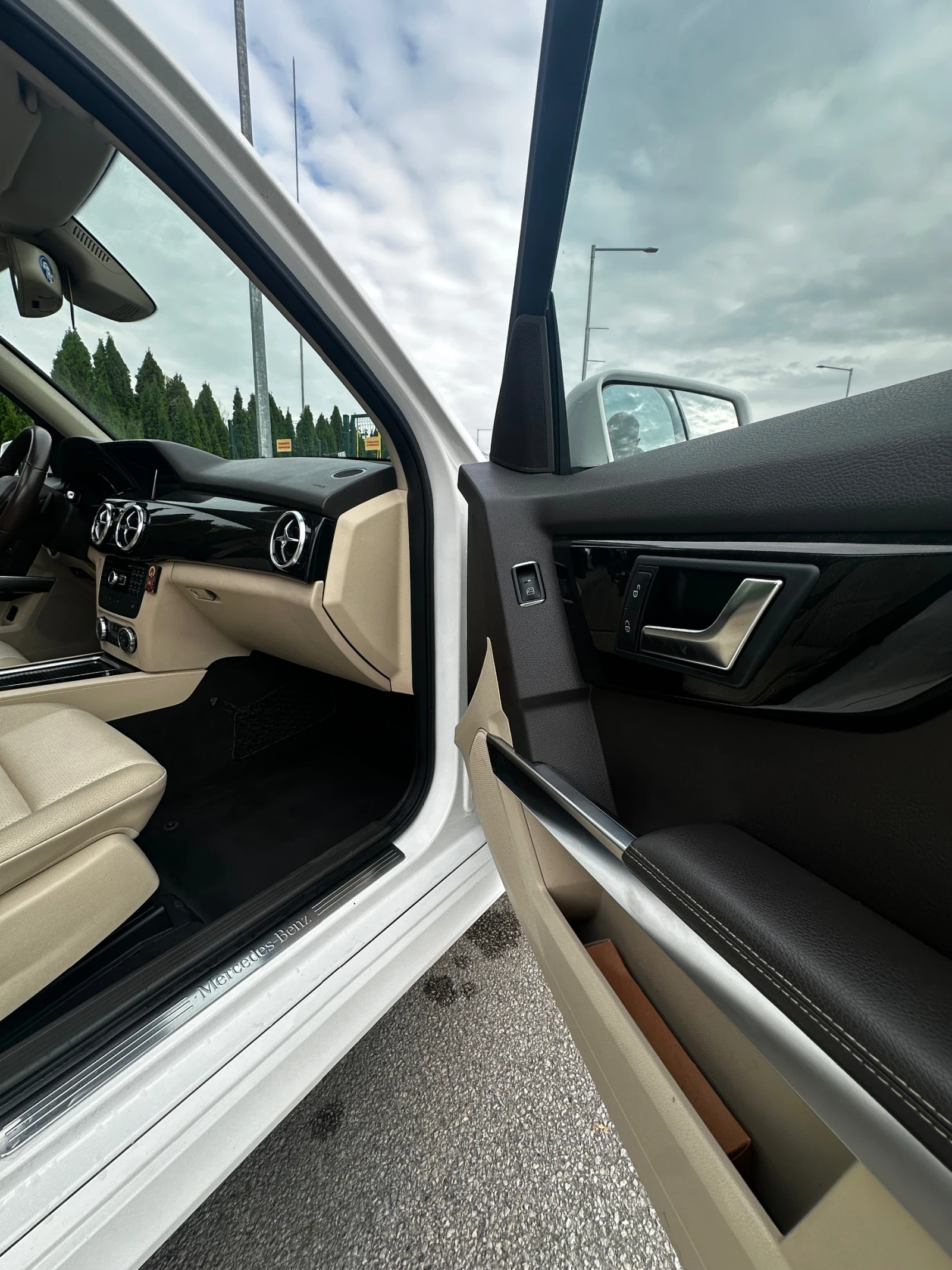 Mercedes-Benz GLK 350 AMG, снимка 16 - Автомобили и джипове - 56657474