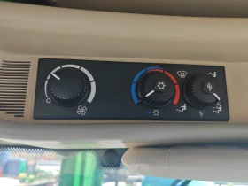 Трактор John Deere 6630 Premium , снимка 13