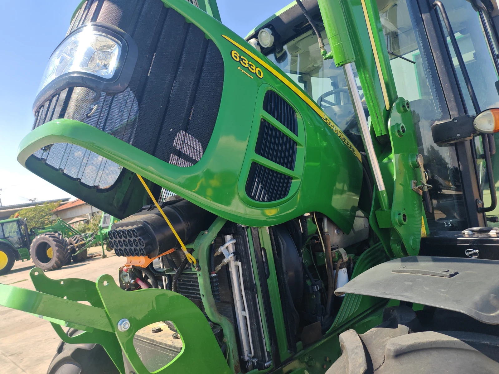 Трактор John Deere 6630 Premium , снимка 12 - Селскостопанска техника - 55946303