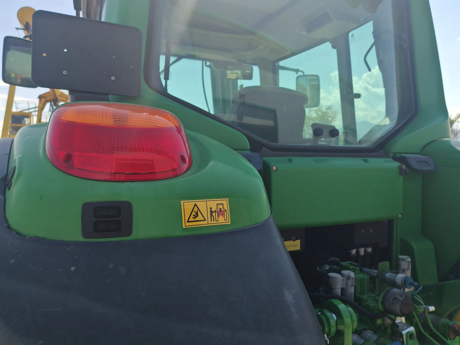 Трактор John Deere 6630 Premium , снимка 6 - Селскостопанска техника - 55946303