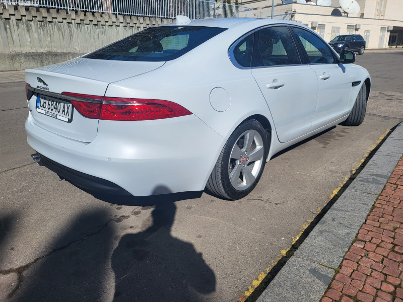 Jaguar Xf 2.0D, снимка 4 - Автомобили и джипове - 46270158