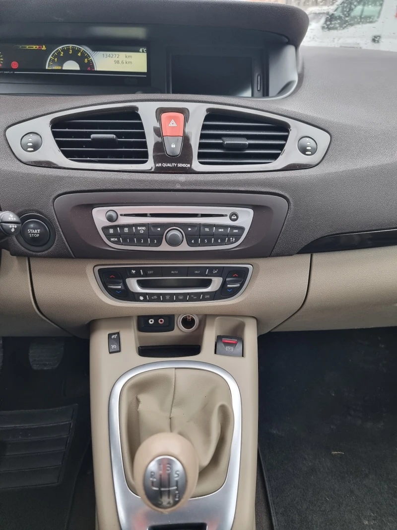 Renault Grand scenic 1.9dCi 7-местен НАВИГАЦИЯ , снимка 9 - Автомобили и джипове - 46830328