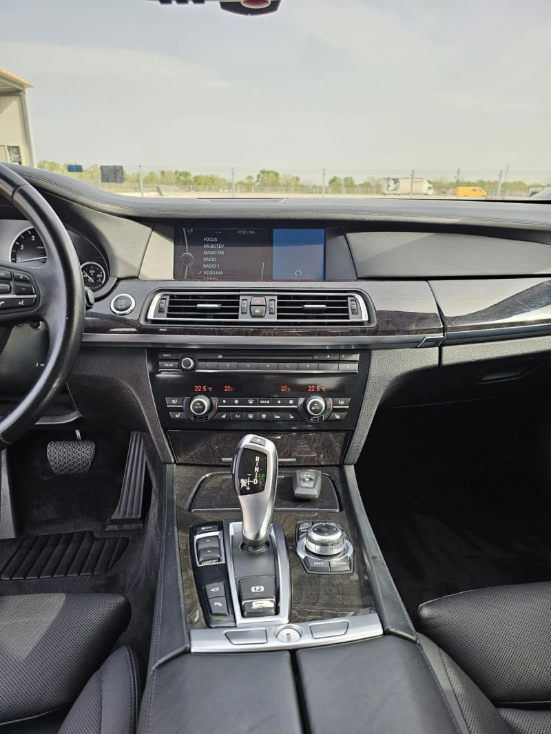 BMW 740 LONG Лизинг, снимка 8 - Автомобили и джипове - 46777358