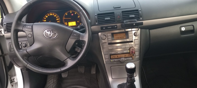 Toyota Avensis 2.0 D4D, снимка 9 - Автомобили и джипове - 46145859