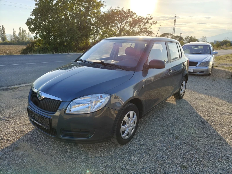 Skoda Fabia, снимка 2 - Автомобили и джипове - 47360157