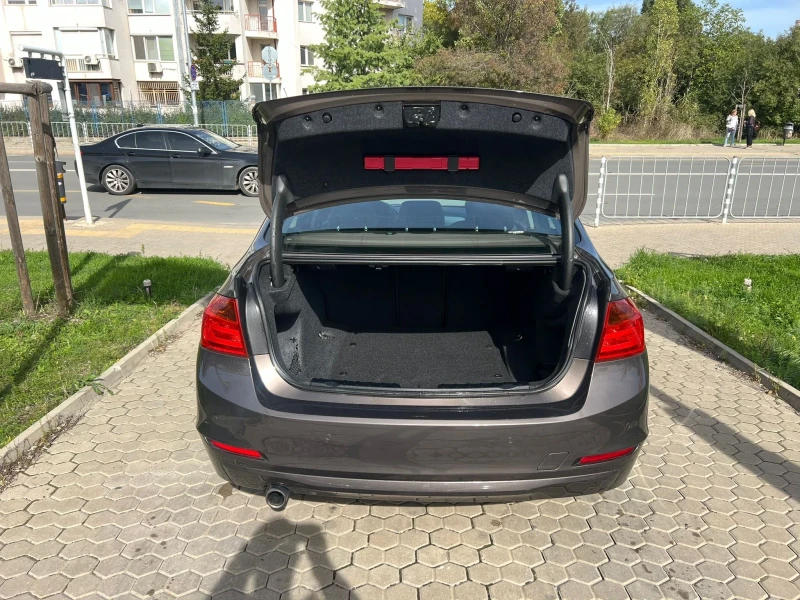 BMW 320 2.0D/AVTOMAT/NAVI, снимка 16 - Автомобили и джипове - 47513520