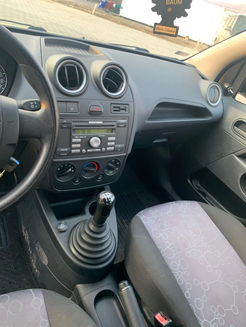 Ford Fiesta 1.3 КЛИМАТИК, снимка 6 - Автомобили и джипове - 49262125