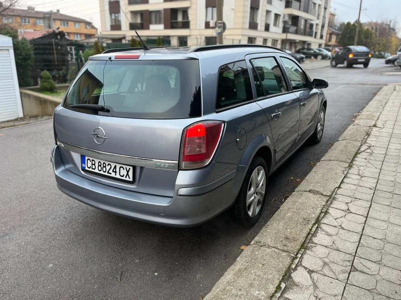Opel Astra 1.7 CDTI 110 ecoflex, снимка 4 - Автомобили и джипове - 52519228