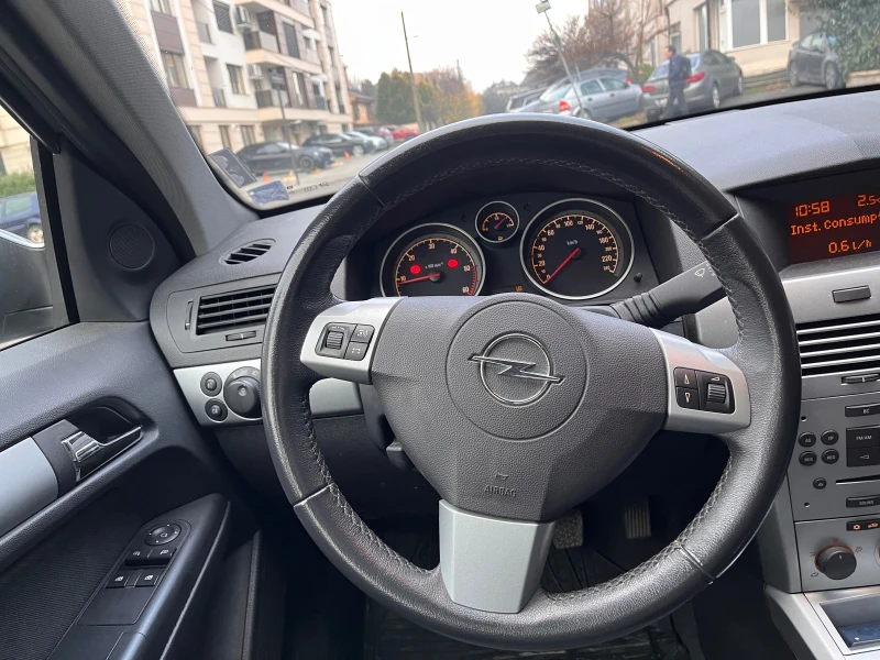 Opel Astra 1.7 CDTI 110 ecoflex, снимка 7 - Автомобили и джипове - 52519228