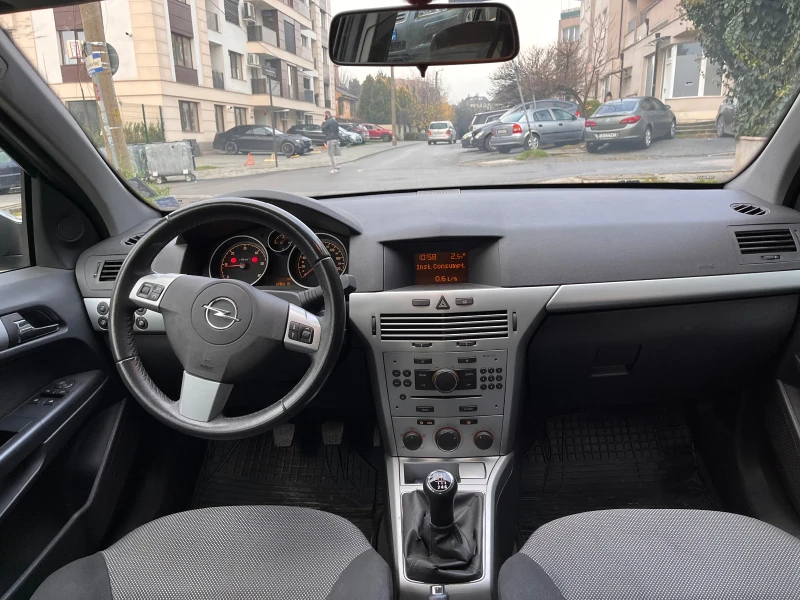 Opel Astra 1.7 CDTI 110 ecoflex, снимка 8 - Автомобили и джипове - 52519228