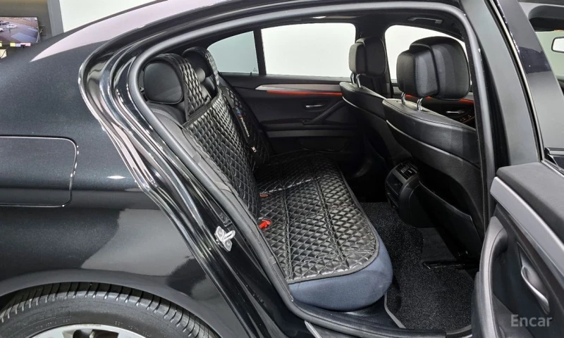 BMW 520, снимка 12 - Автомобили и джипове - 53044383