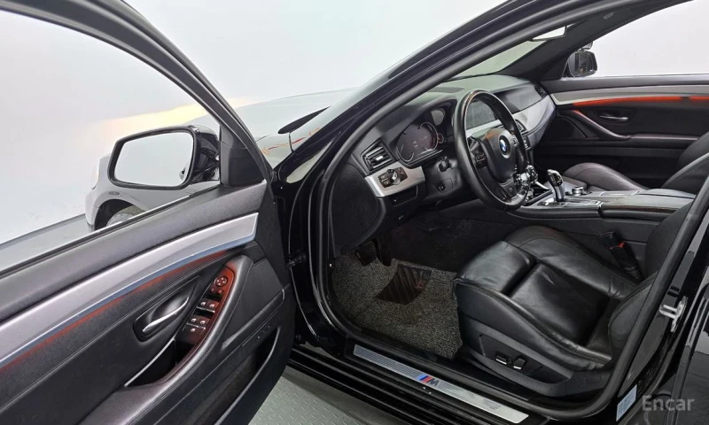 BMW 520, снимка 10 - Автомобили и джипове - 53044383