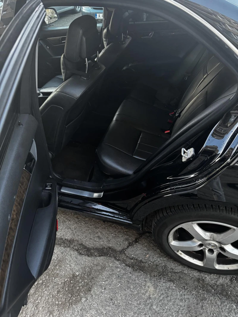 Mercedes-Benz C 220, снимка 8 - Автомобили и джипове - 53167009
