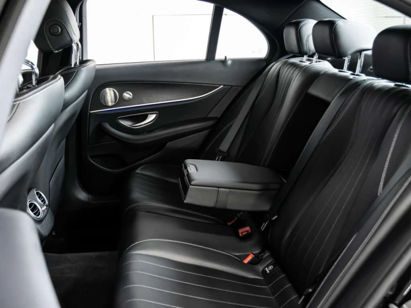 Mercedes-Benz E 350 AMG Line * ФИКСИРАНА ЦЕНА ДО БЪЛГАРИЯ * CARFAX * , снимка 10 - Автомобили и джипове - 53182026