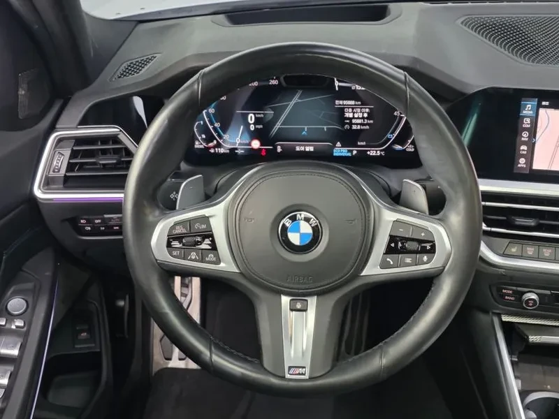 BMW 320 D xDrive M Sports, снимка 13 - Автомобили и джипове - 55810825