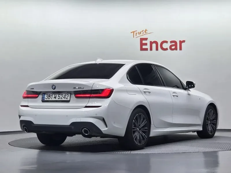 BMW 320 D xDrive M Sports, снимка 2 - Автомобили и джипове - 55810825