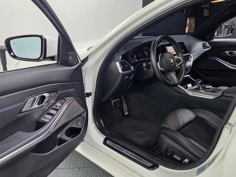 BMW 320 D xDrive M Sports, снимка 10 - Автомобили и джипове - 55810825
