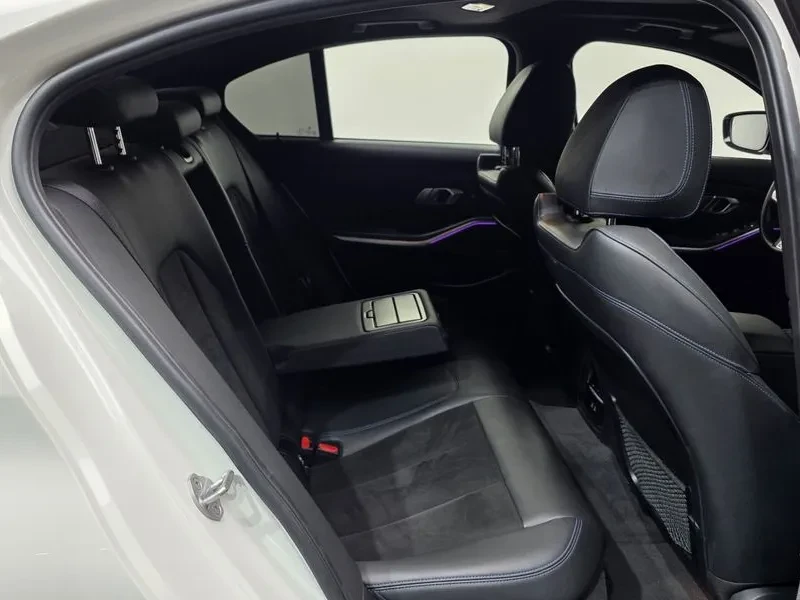 BMW 320 D xDrive M Sports, снимка 12 - Автомобили и джипове - 55810825