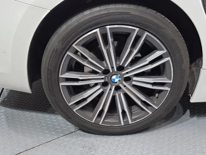 BMW 320 D xDrive M Sports, снимка 5 - Автомобили и джипове - 55810825