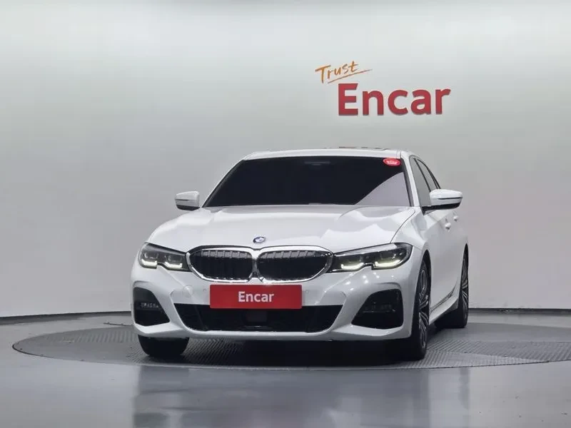 BMW 320 D xDrive M Sports, снимка 3 - Автомобили и джипове - 55810825