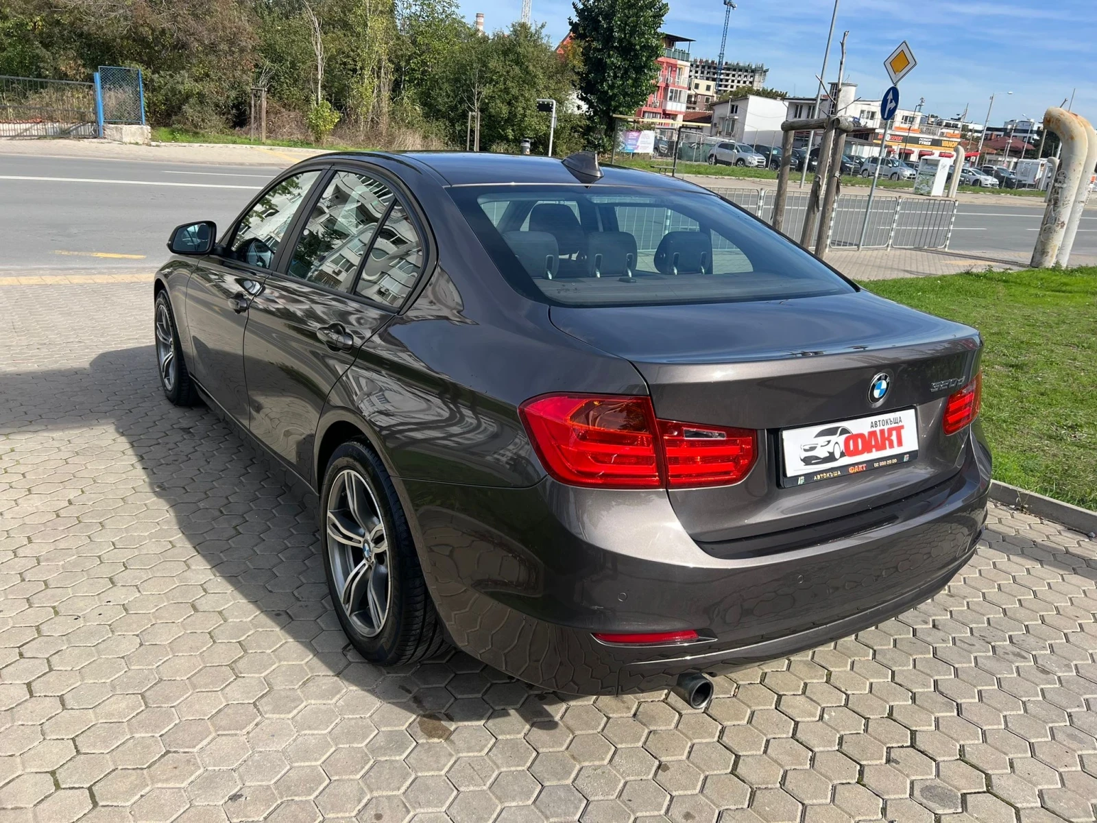 BMW 320 2.0D/AVTOMAT/NAVI - изображение 6