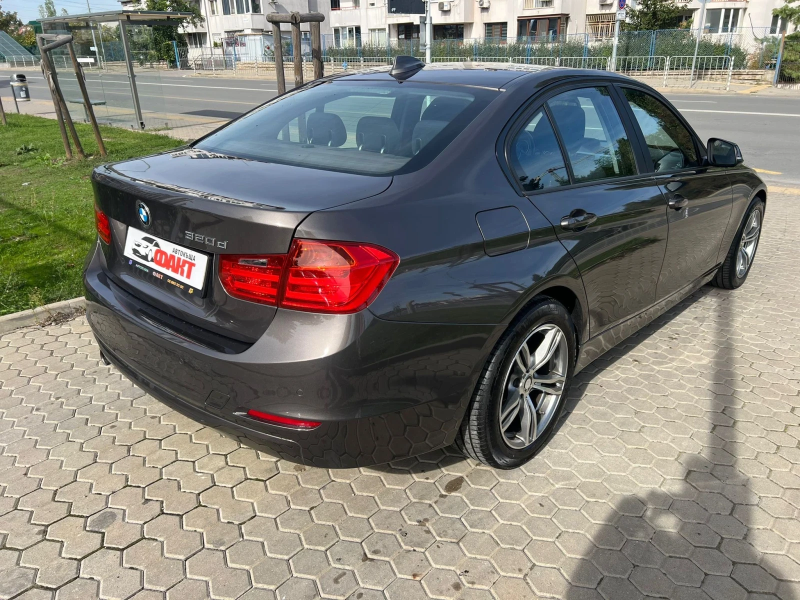 BMW 320 2.0D/AVTOMAT/NAVI - изображение 4