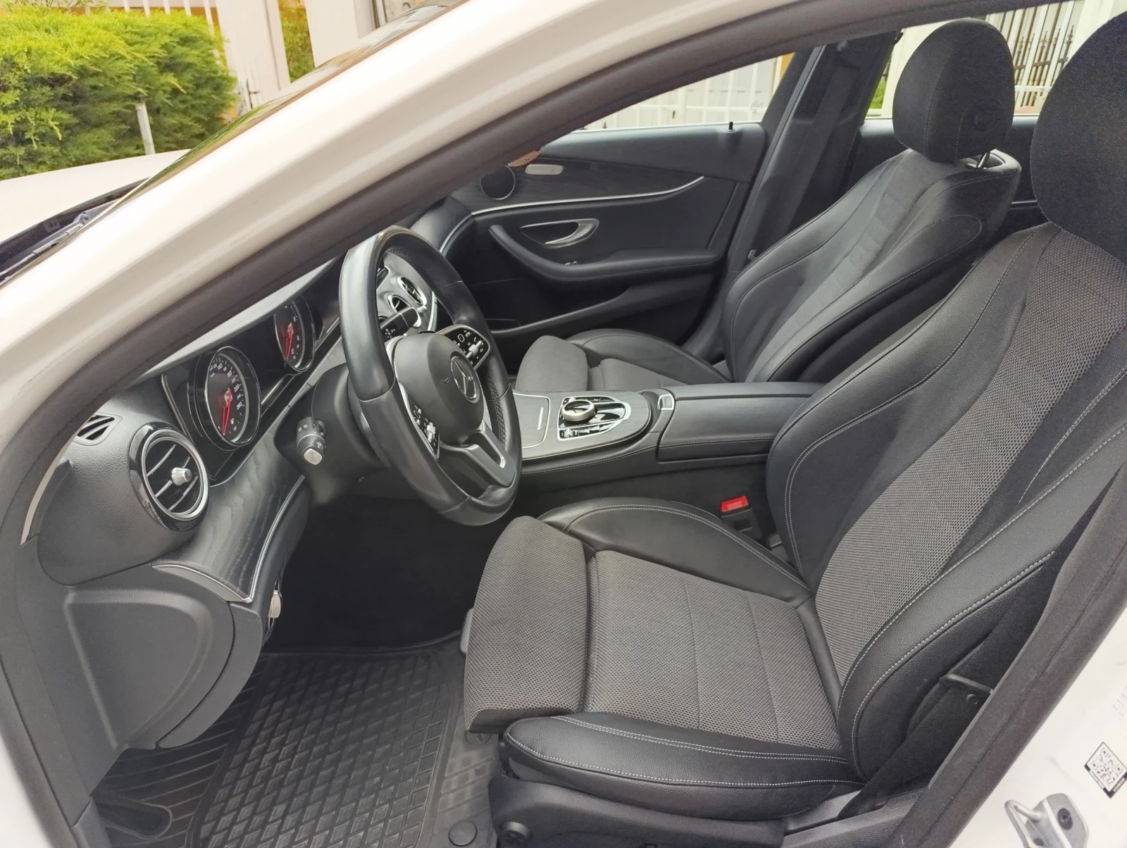 Mercedes-Benz E 200  - изображение 4