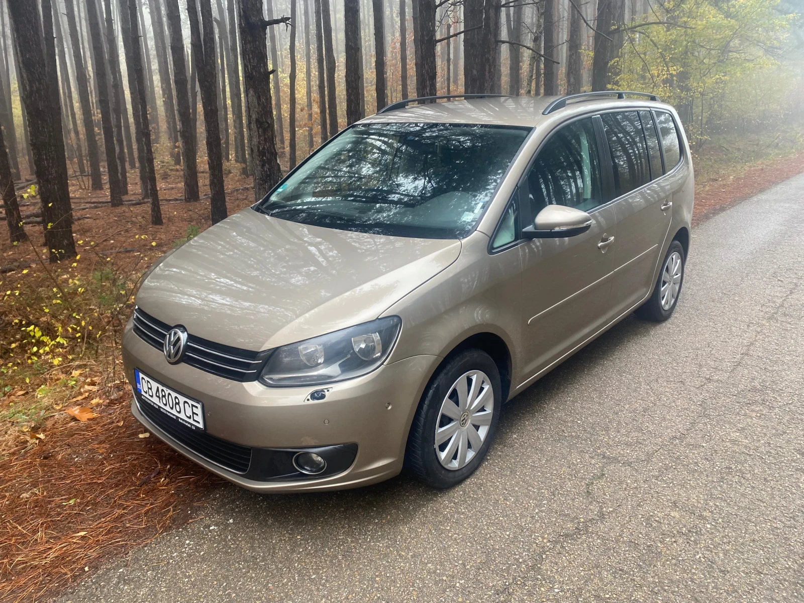 VW Touran 1.6 TDI   DSG 7 - изображение 4