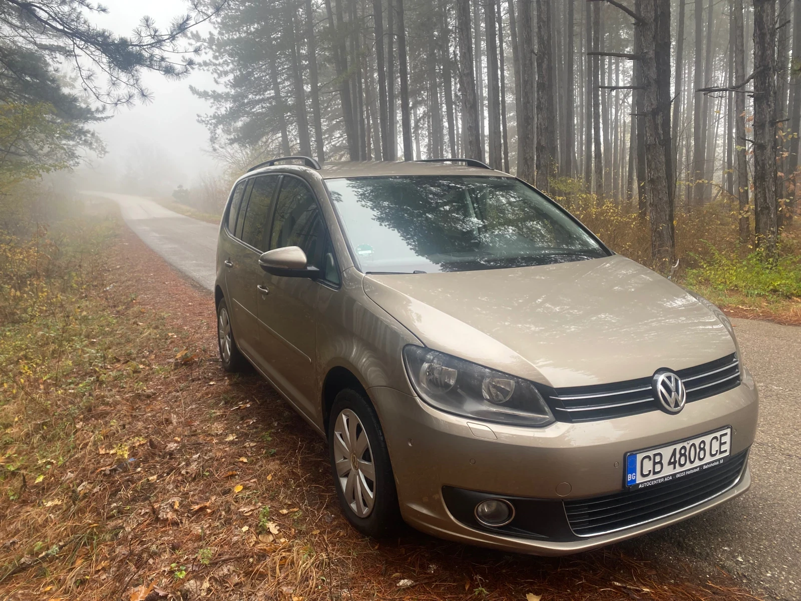 VW Touran 1.6 TDI   DSG 7 - изображение 5