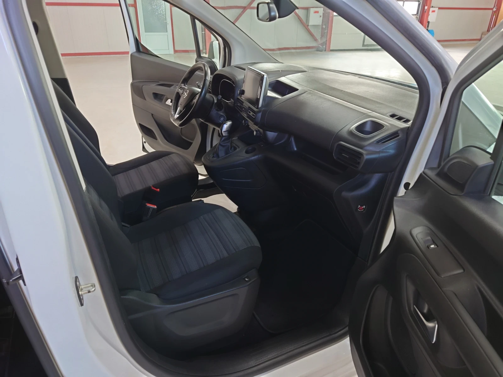 Opel Combo  Life 1.5 Edition - изображение 8