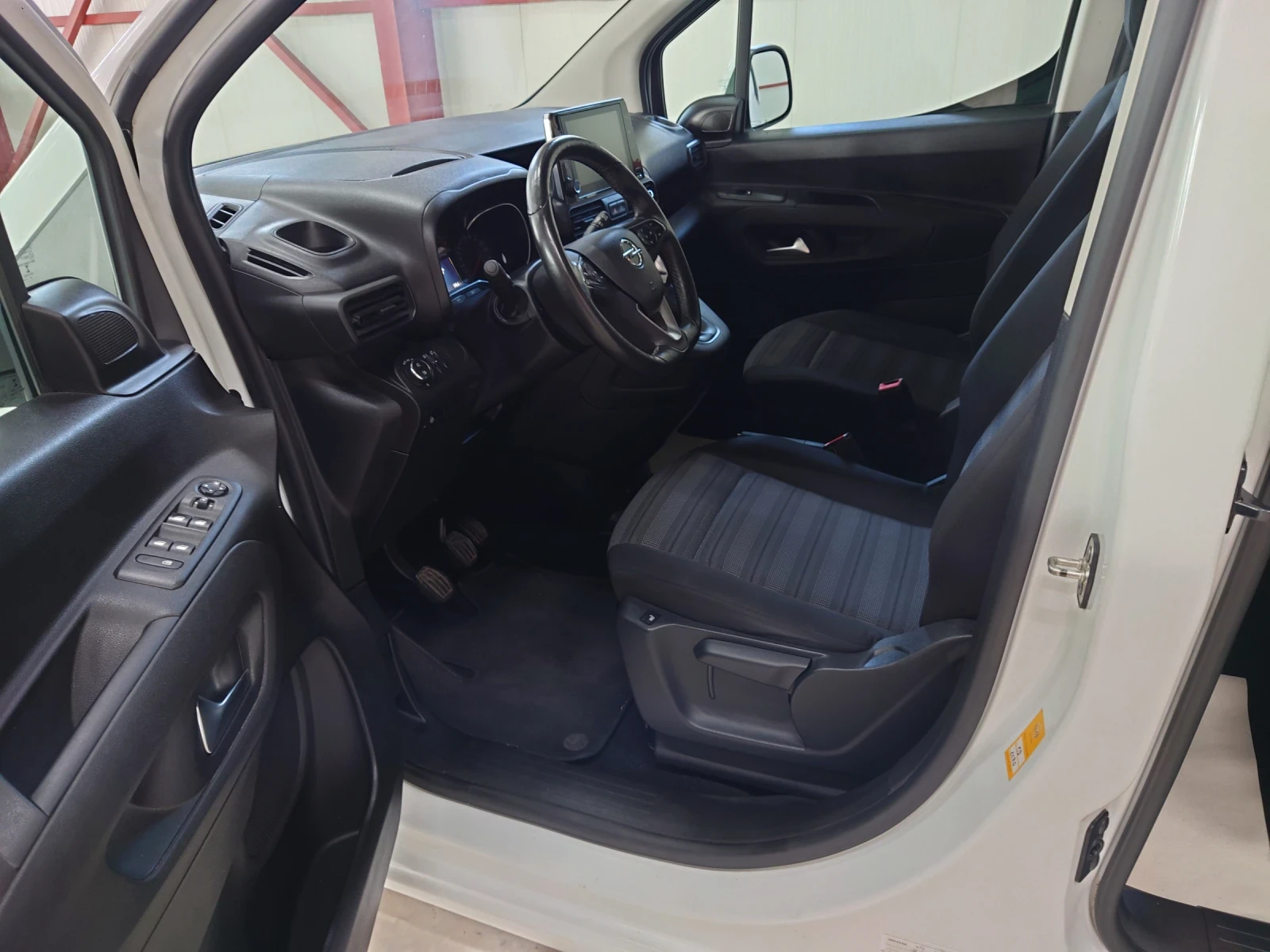 Opel Combo  Life 1.5 Edition - изображение 7