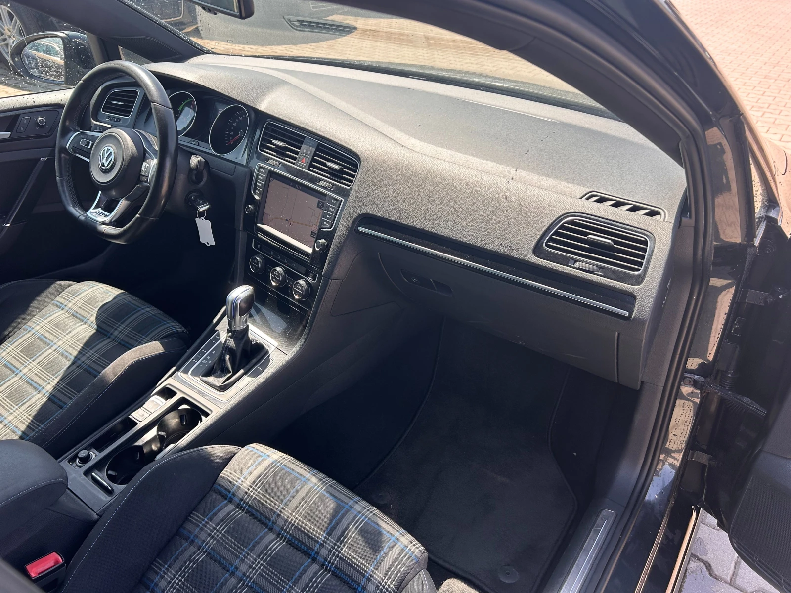 VW Golf 1.4GTE PLUG IN HUBRID AVTOMAT/NAVI EURO 6 - изображение 10